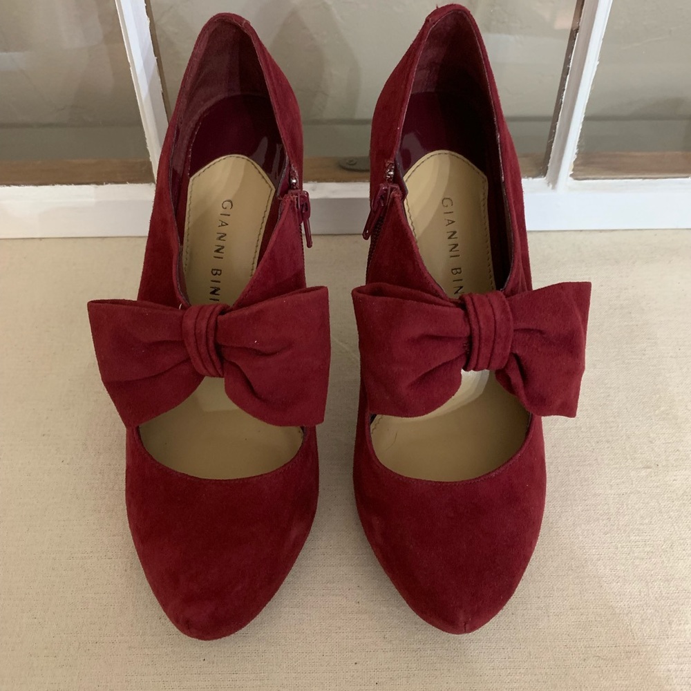 Gianni Bini Bow Heels